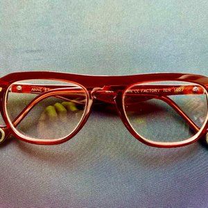 Anne et Valentin Factory 10 1027 Red Aviator